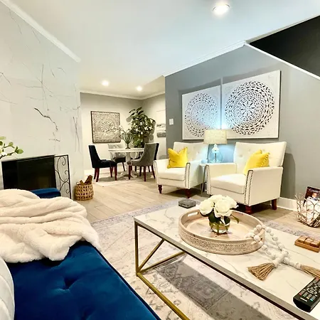 Elegant Condo With Two Ensuite Baths Gourmet Kitchen Near Mall Of La Top Restaurant Venues